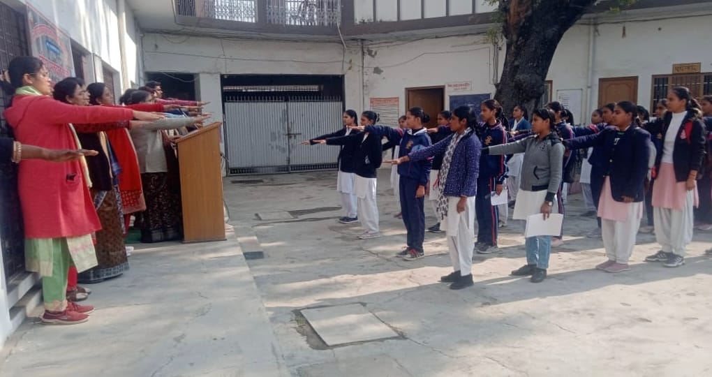 Message of heritage and democratic responsibilities given to girl students