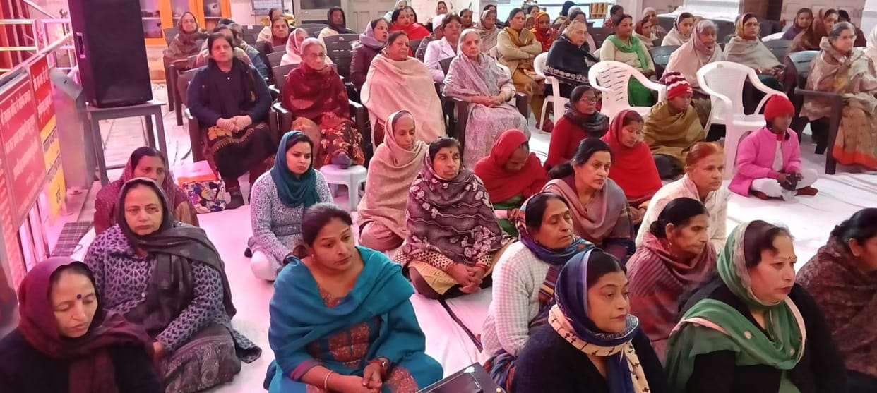Liberation is achieved by reciting the Bhagavad Gita: Kamalananda Giri