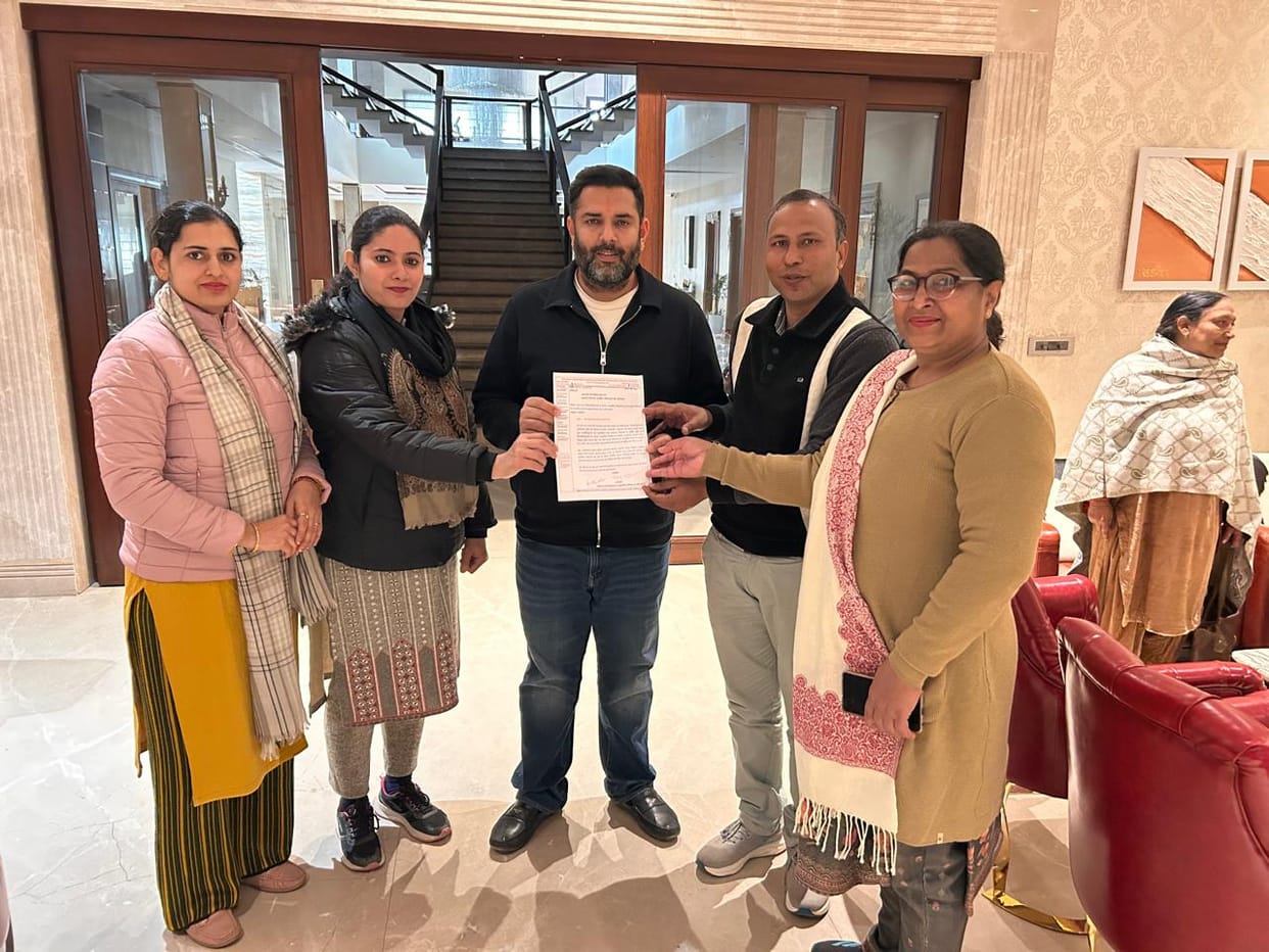 Contract university teachers raised the demand for job security