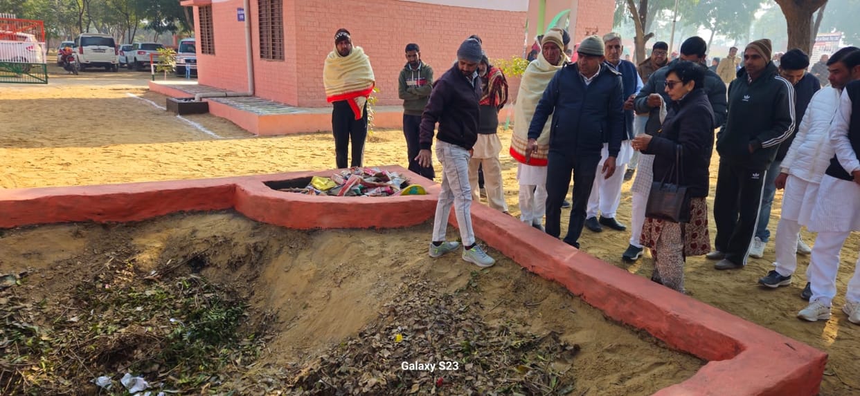 Amidst the tussle, the results of school beautification were released, Sanchala school came first in primary and Daiyad school in high