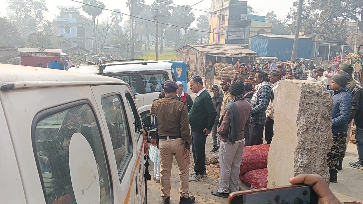 Muzaffarpur Bihar news : admited patient died family says due to lackness of treatment