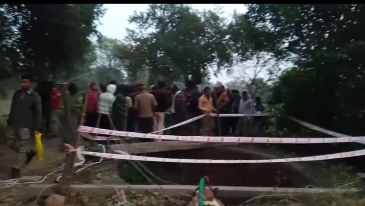 घटनास्थल पर पुलिस