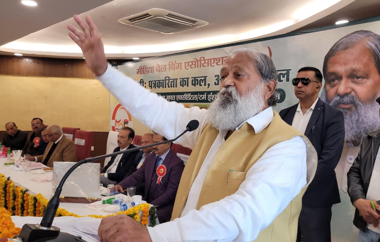 The cabinet minister announced a grant of Rs 31 lakh.