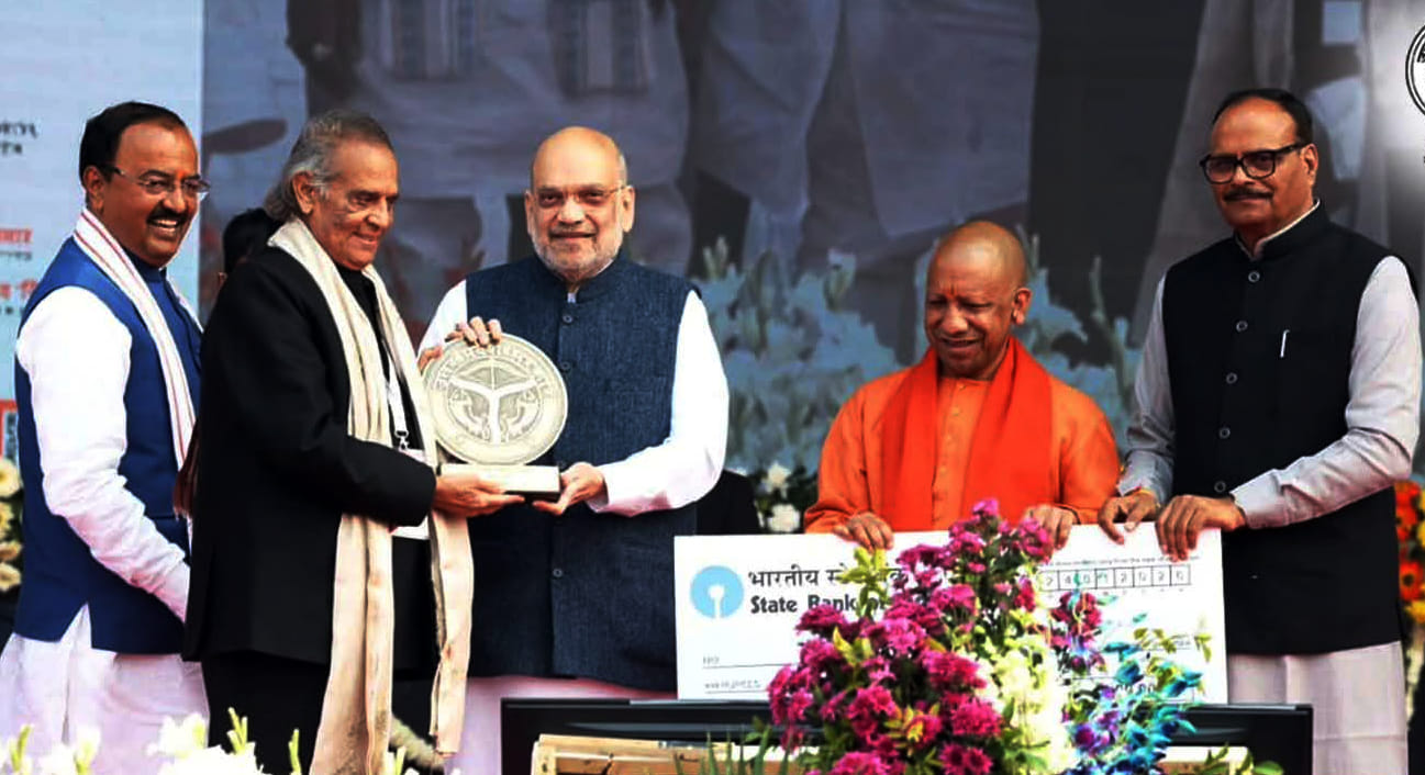 The pursuit of poetry and education received public homage.