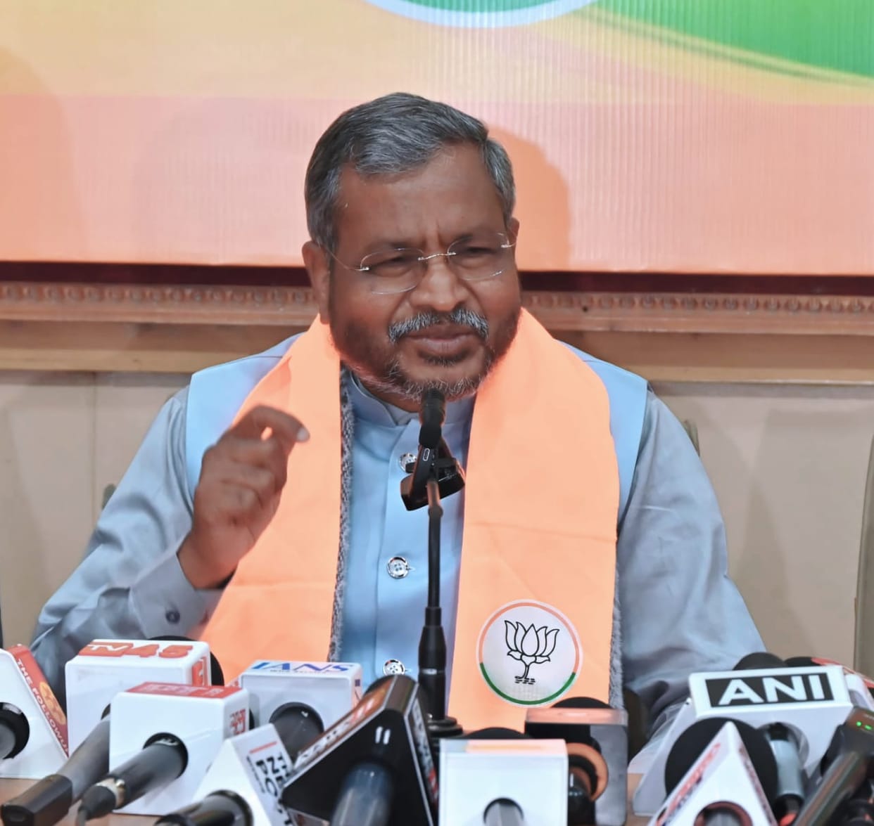 government is holding files hostage to suppress corruption Babulal Marandi attacks Hemant Soren