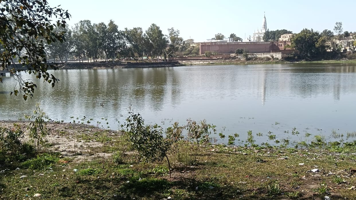 Vidyakar Lake in a dilapidated condition due to lack of maintenance