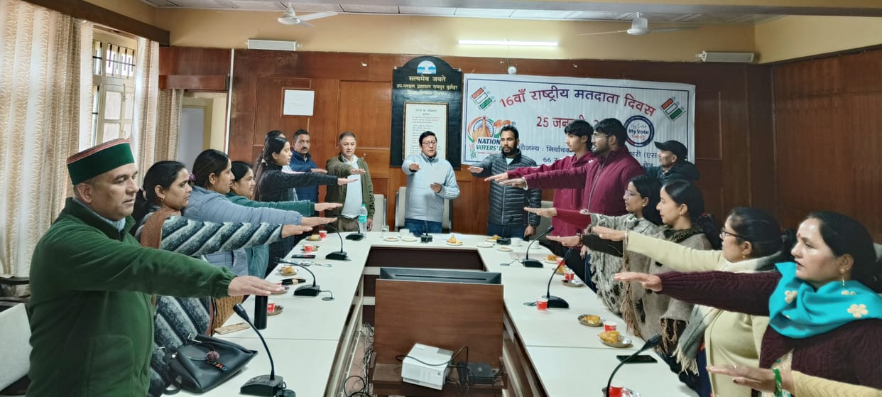 Youth took oath to vote on National Voters' Day