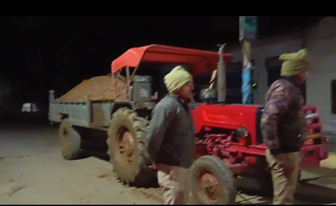 CO caught two tractor-trolleys carrying illegal mining