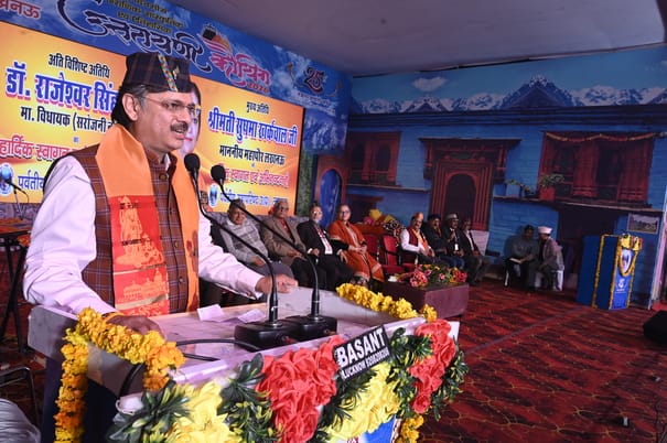 Folk singer Kamal wins hearts with his father's songs