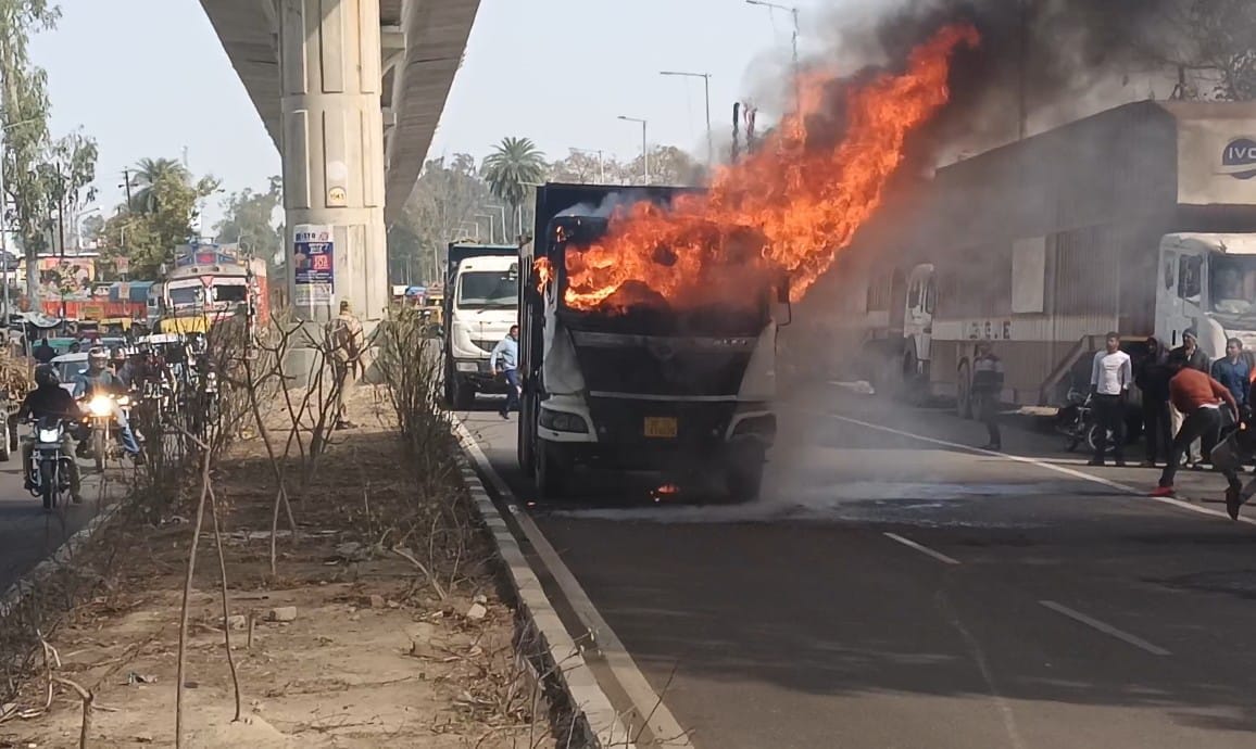Dumper catches fire, driver narrowly escapes