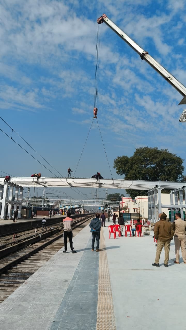 The work of placing the girders on the overbridge is complete; the Vande Bharat train arrived ten minutes late.