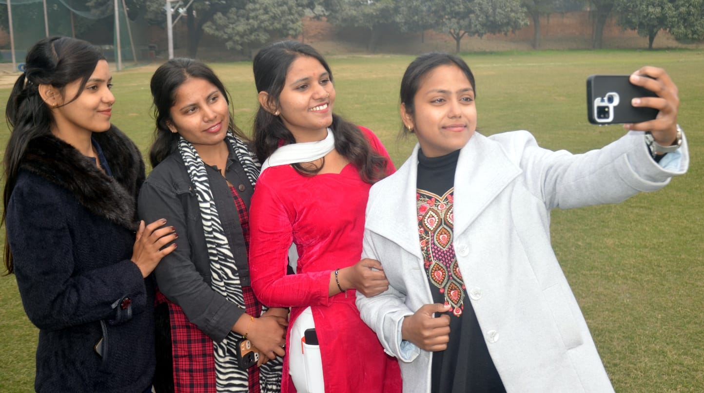 After the rain stopped, the sun came out, people got relief.