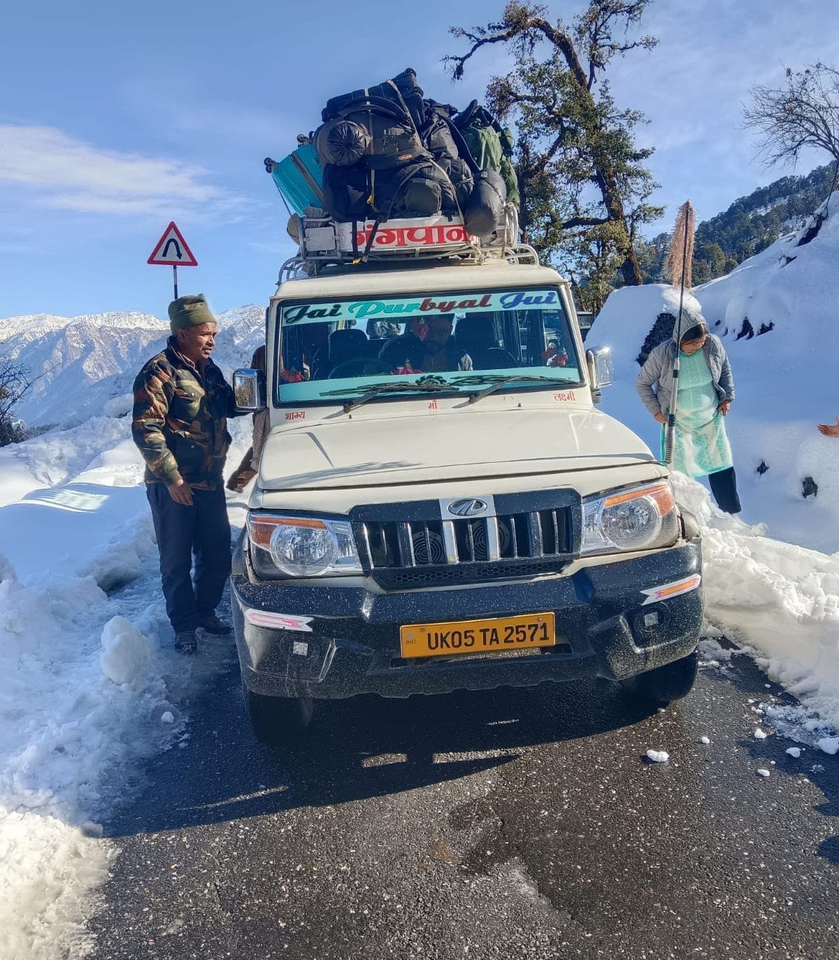 Thal-Munsiyari road reopens on third day, providing relief to travellers