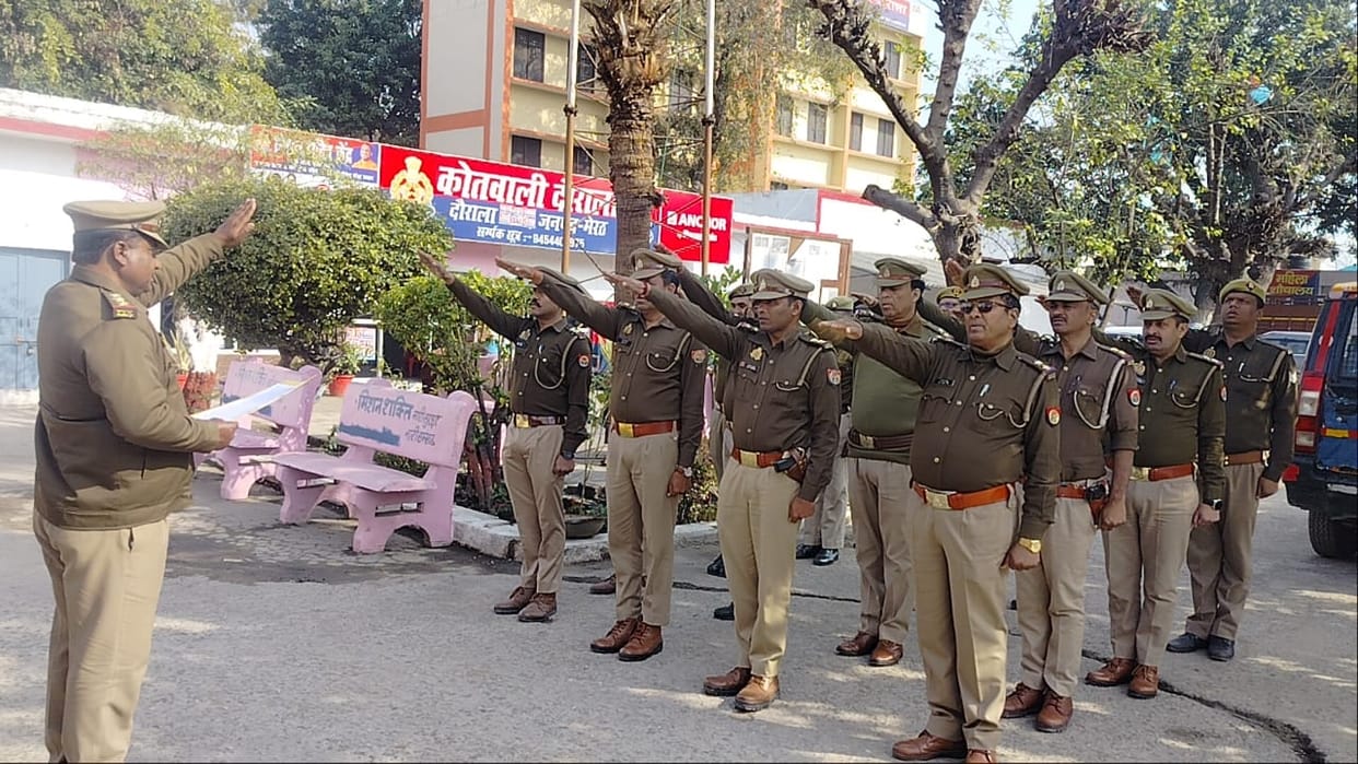 Policemen took oath to vote