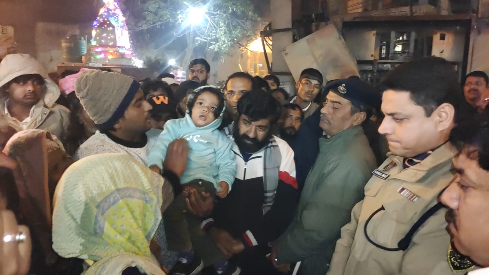 The road was blocked for three and a half hours with the body lying on the street; the funeral will only take place after arrests are made.