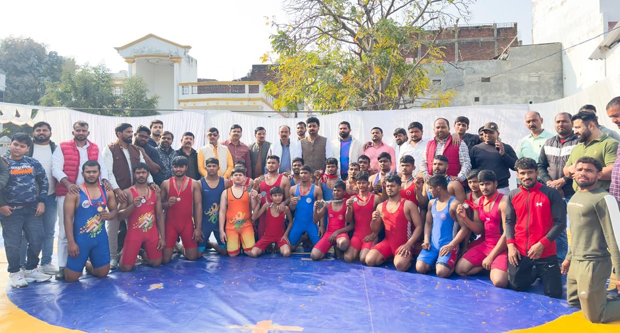 Wrestling: 40 wrestlers showed their tricks