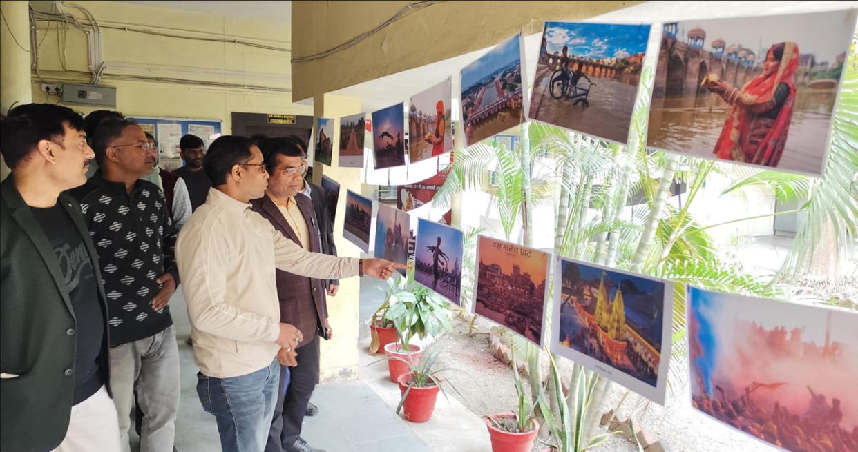 Every region of the state is unique from the tourism point of view, the soul of Uttar Pradesh emerged in the Shahi Bridge and Kumbh photo exhibition