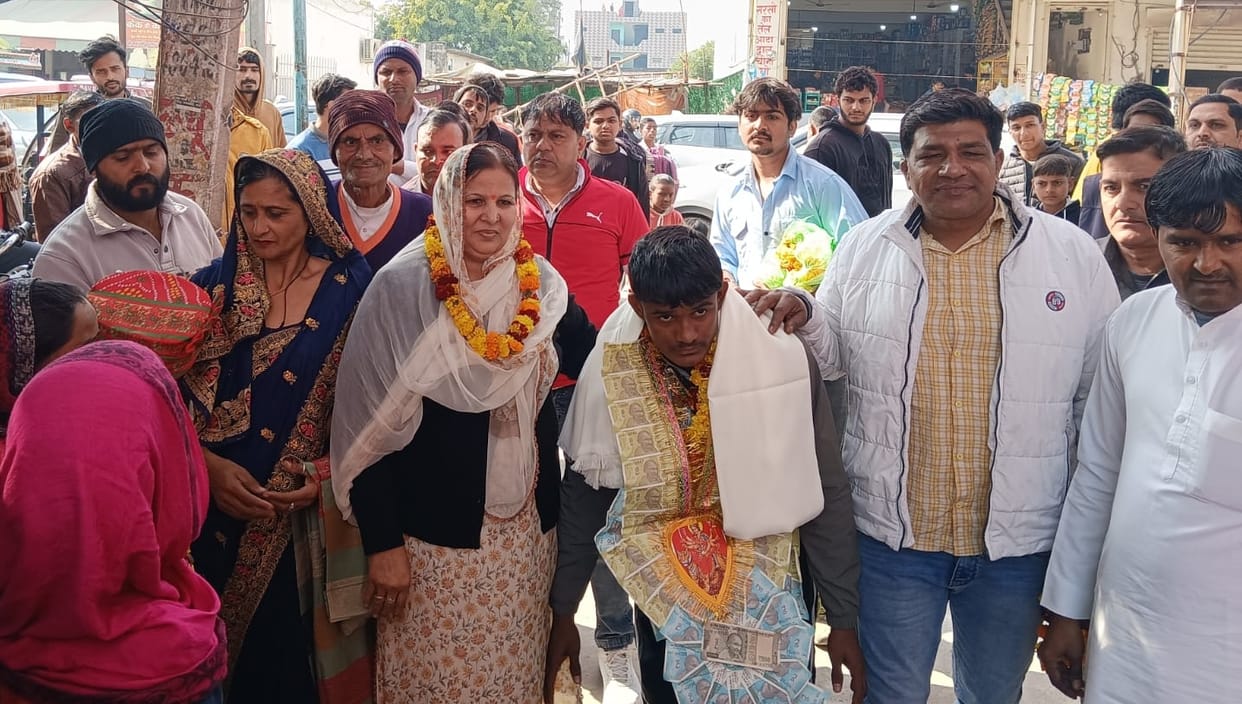 Silver medalist Rahul was welcomed in grappling.