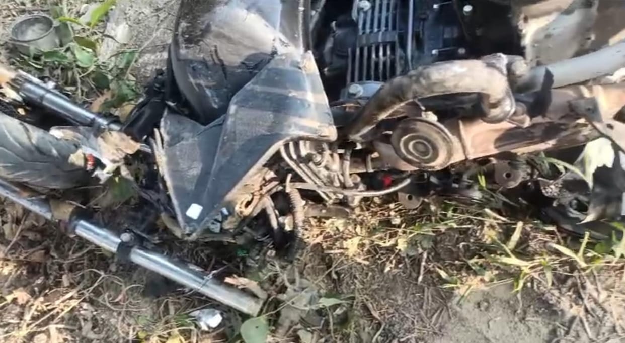 Muzaffarpur News: Speeding truck crushes bike riders, one man and his wife's brother die in horrific accident