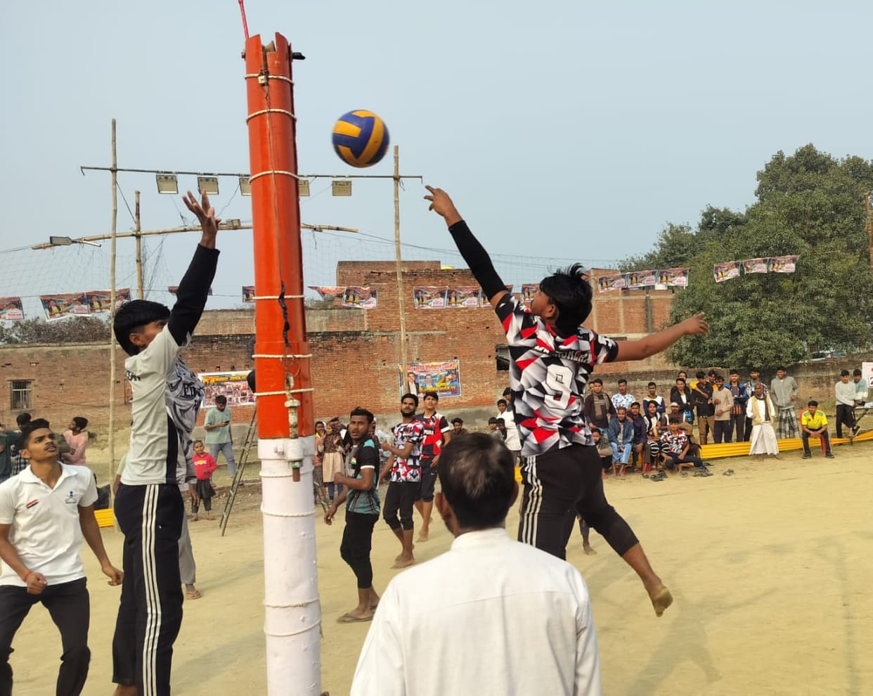 Bandikala won the volleyball match by 15-12.
