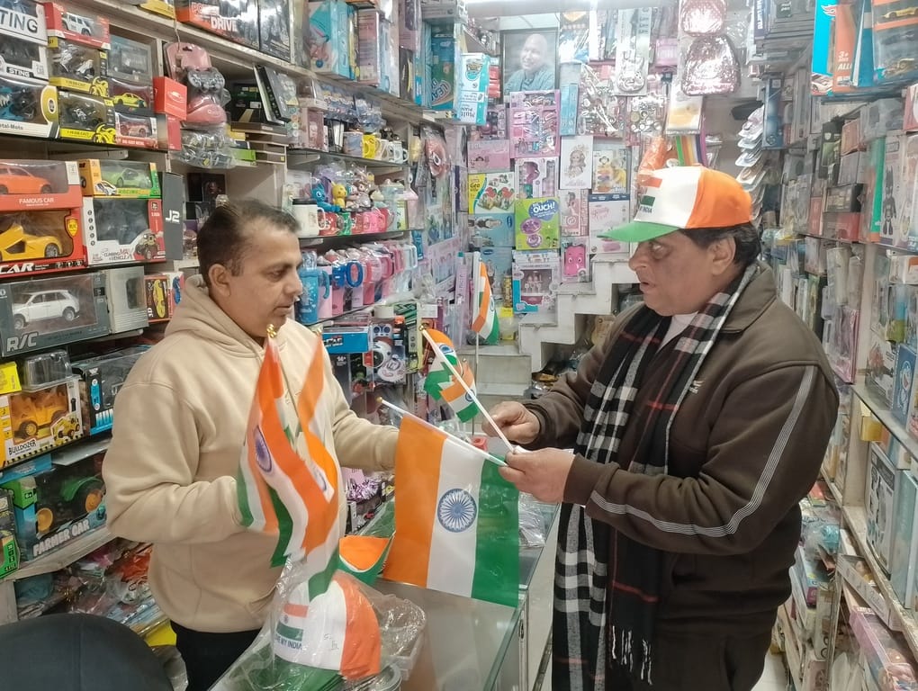 Republic Day fervor: People buy tricolor flags