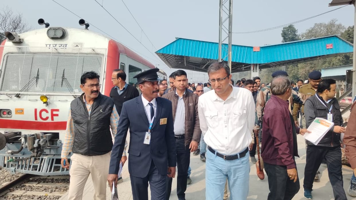 DRM upset over lack of benches and absence of platform names