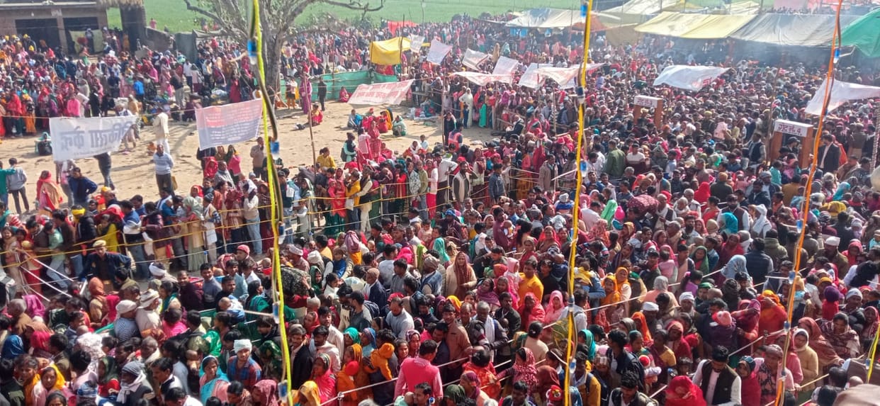 A wave of faith surged at the fair of Jakhai Maharaj.
