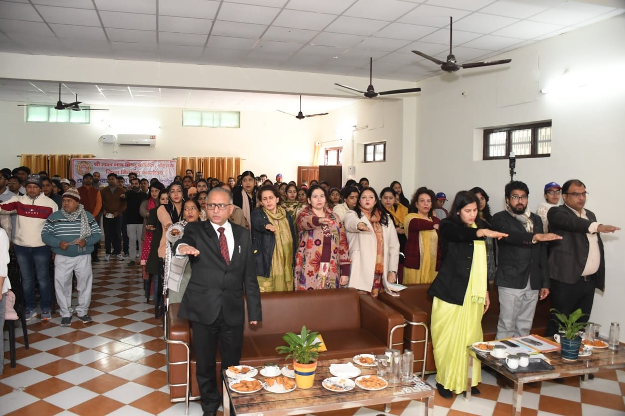 The oath to vote was administered at Lal Nath Hindu College.