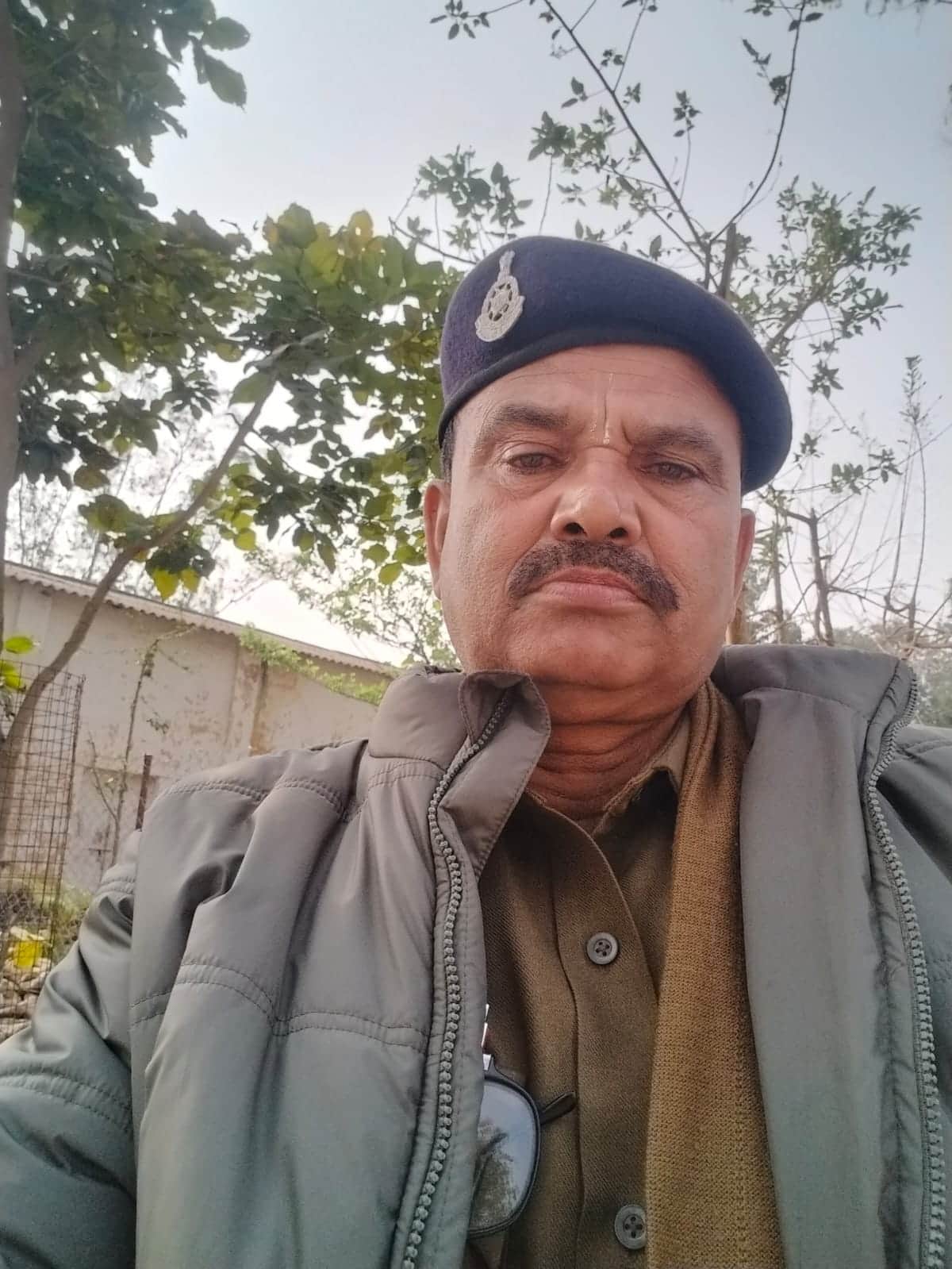 सहायक उप निरीक्षक महेश झा।