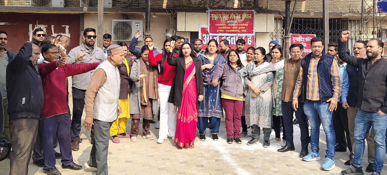 Strike for two days off in a week, transactions worth Rs 100 crore affected