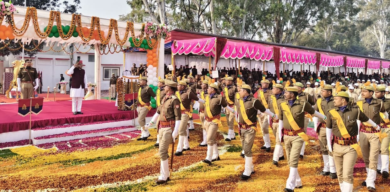 Excise Minister took salute, policemen were honored