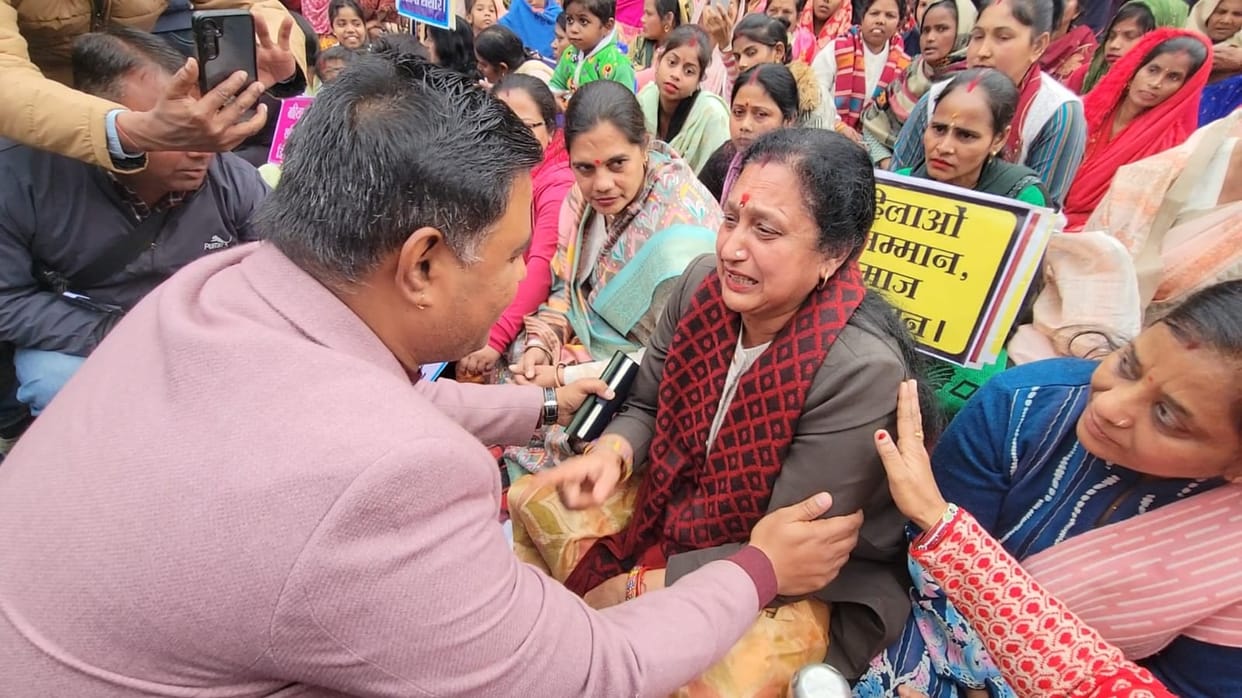 Meena breaks down in front of SDM, FIR lodged against former MLA Thukral