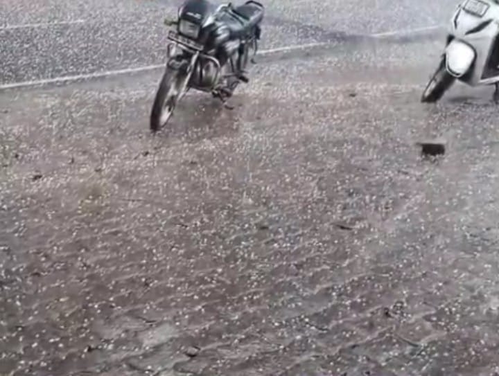 Rajasthan Weather News: राजस्थान में मौसम का मिजाज बदलेगा, 12 जिलों में ओले-बारिश का अलर्ट जारी