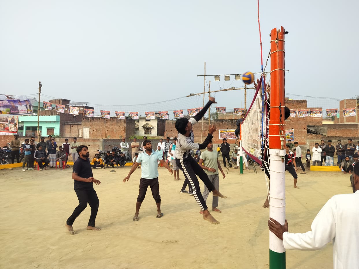 Mubarakpur defeated Kakarhata and captured the trophy.