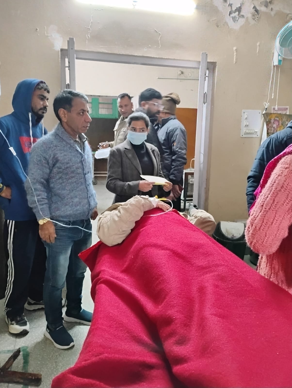 Private school bus overturns in Pahada, 17 people including 15 children injured
