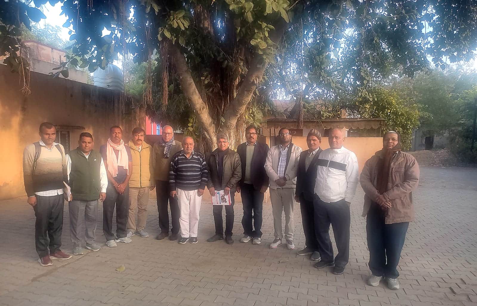 नागरिक अधिकार मंच की  महत्वपूर्ण बैठक के दौरान मौजूद सदस्य स्त्रोत संगठन