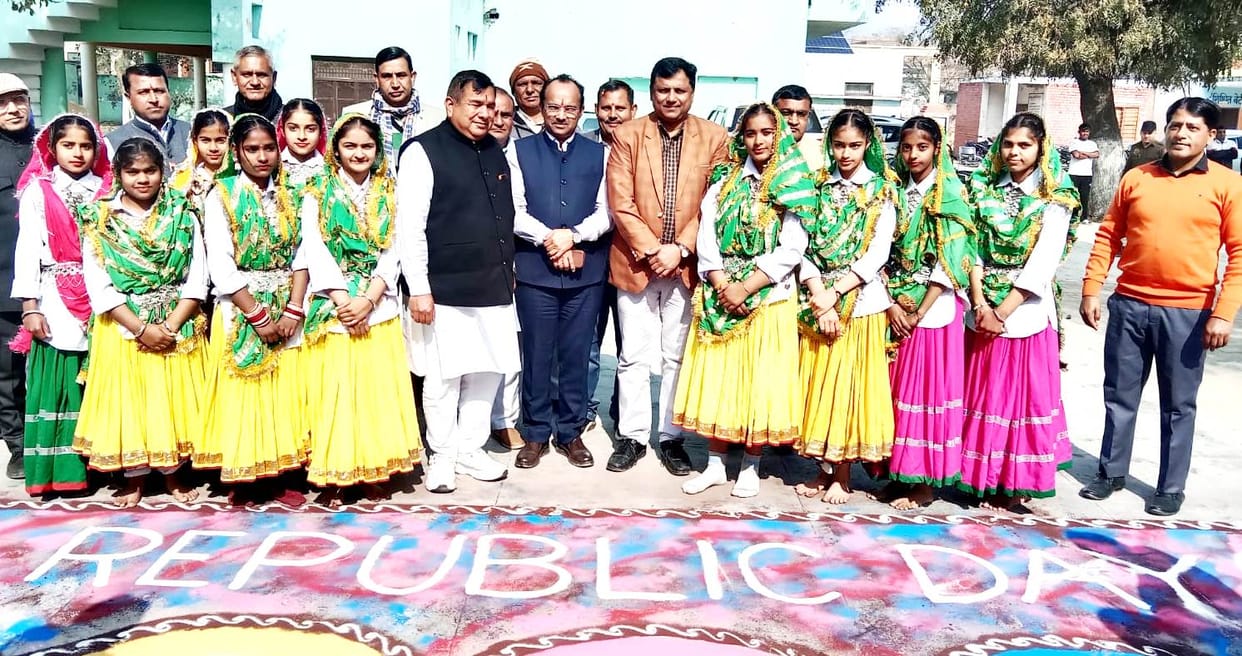 The students presented patriotic and Haryanvi songs.