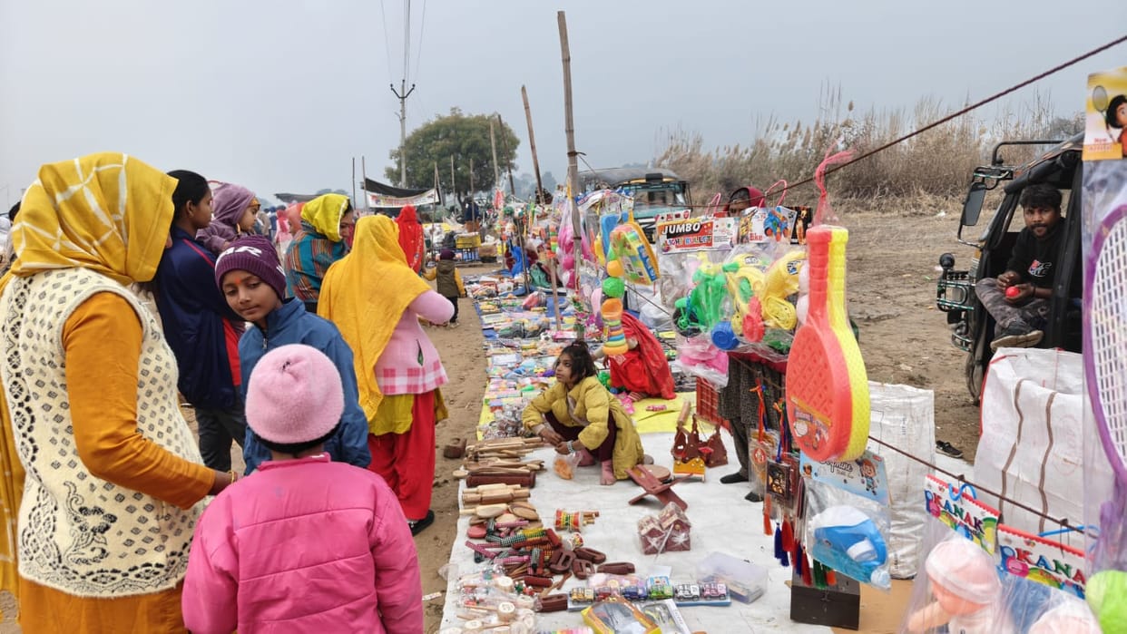 A community feast was organized at Niracha Dham and Ghangsar Temple in Beri.