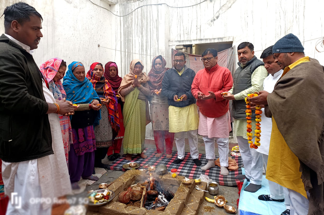 Devotees offered sacrifices amidst the rain