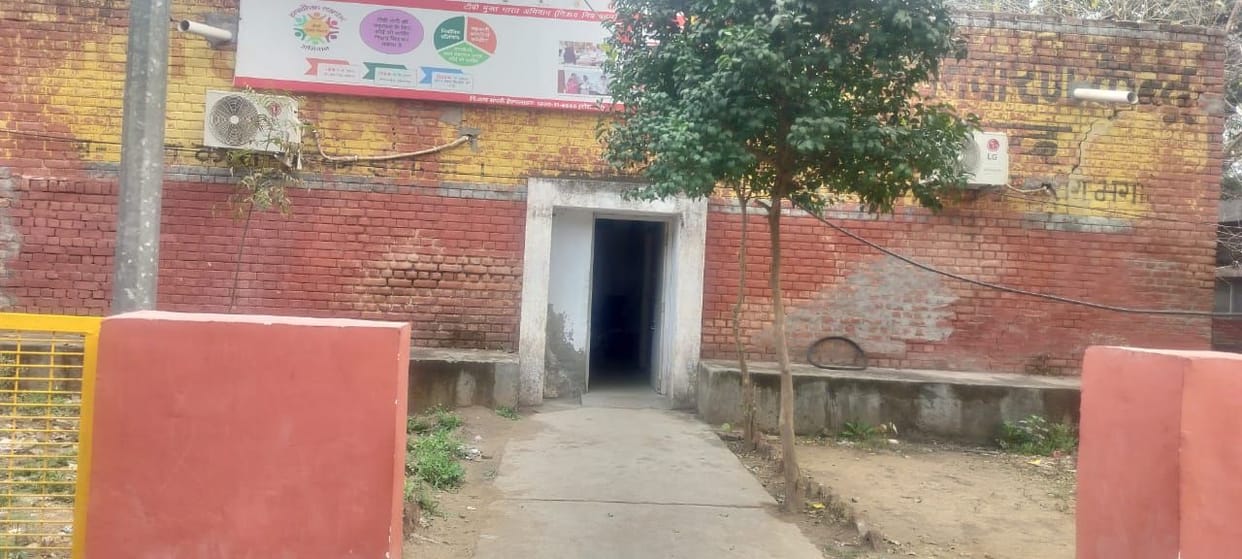 The X-ray machine at the civil hospital is still not repaired; it was used to perform X-rays for 200 to 250 patients daily.