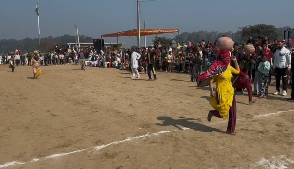 Riya came first in the girls' 400-meter race.