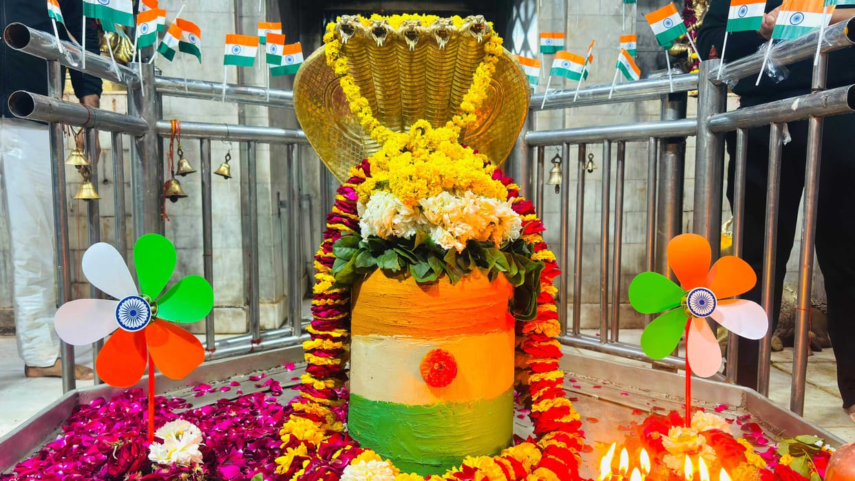 The color of patriotism spread on the threshold of faith