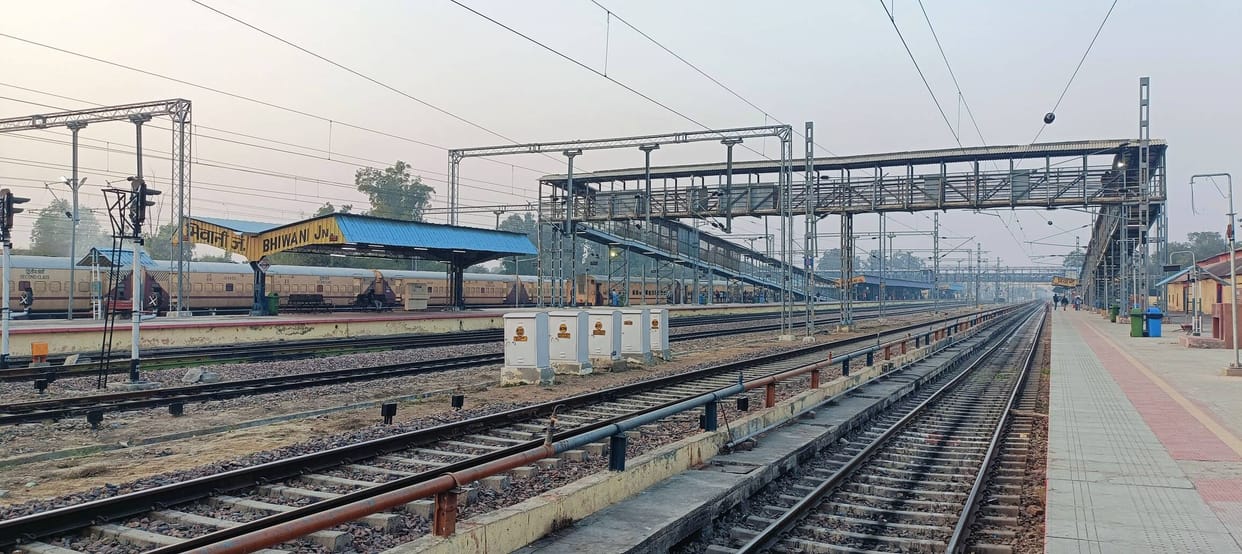 Bhiwani-Bandra weekly superfast train will be operational from today, the district will get direct rail service