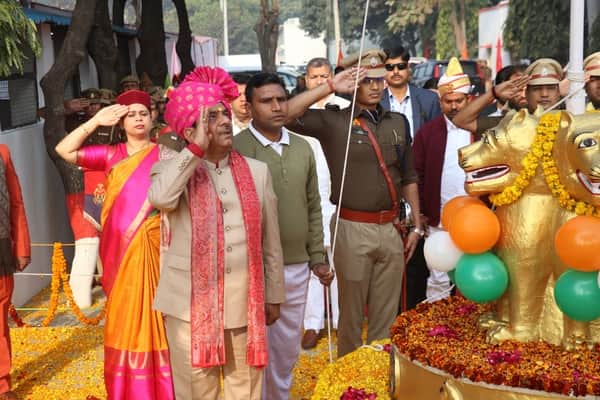 बिजनौर में गणतंत्र दिवस पर पुलिस लाइन में तिरंगे को सलामी देते जिले के प्रभारी मंत्री कपिल देव 