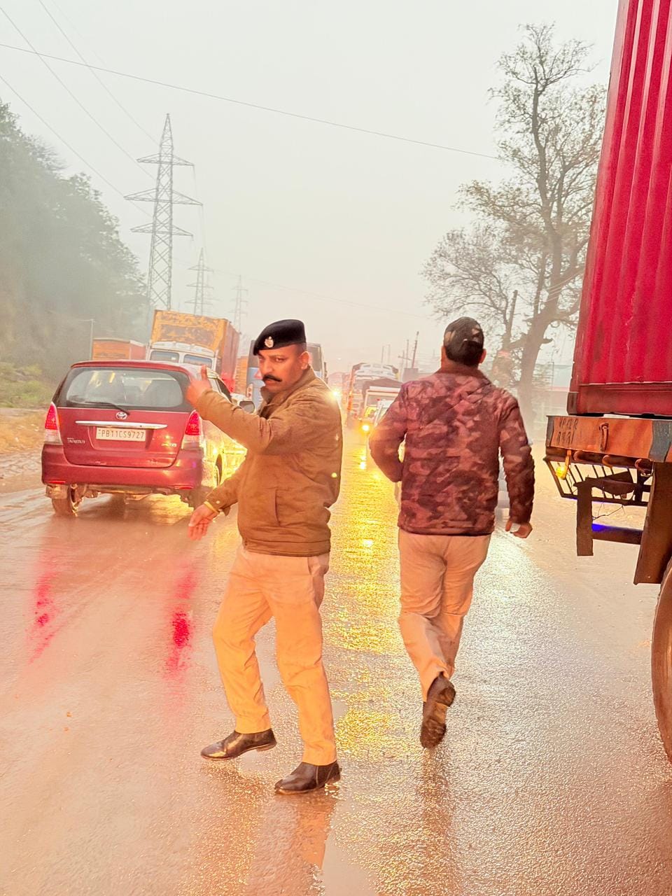 Due to rain, waterlogging occurred on the four lane, causing traffic jams at many places.