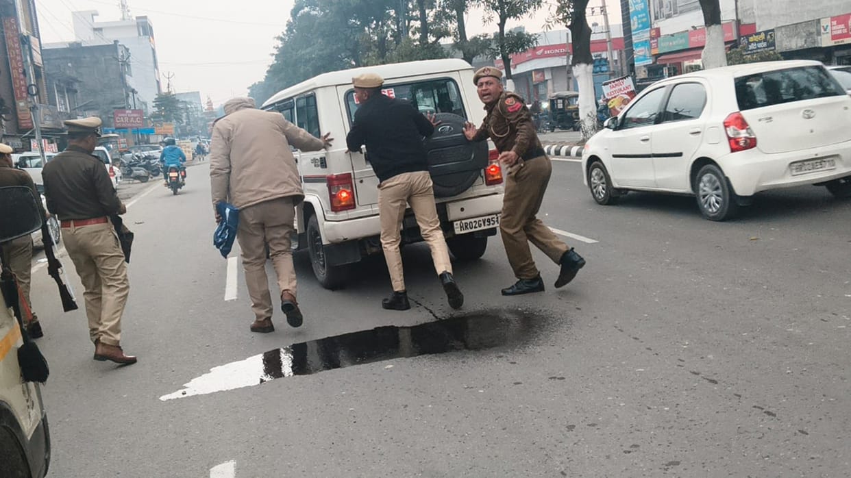 Diesel tank of police vehicle leaks on Railway Road