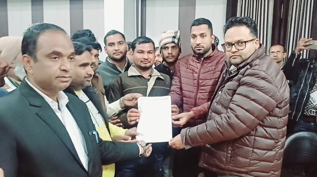 Two parties face to face over installation of board of Ambedkar Chowk