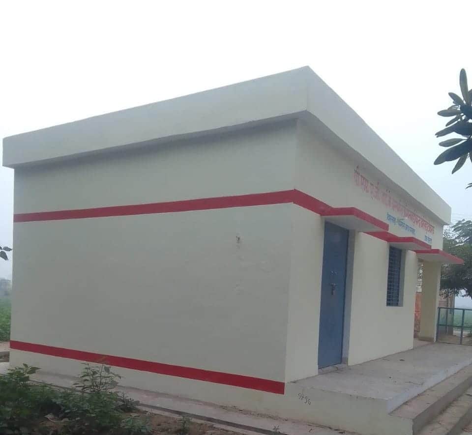 फोटो-33 छह वर्ष पहले चयनित गांव उबरीखेड़ा में बनाया गया आंगनबाड़ी केंद्र। स्रोत : कर्मचारी