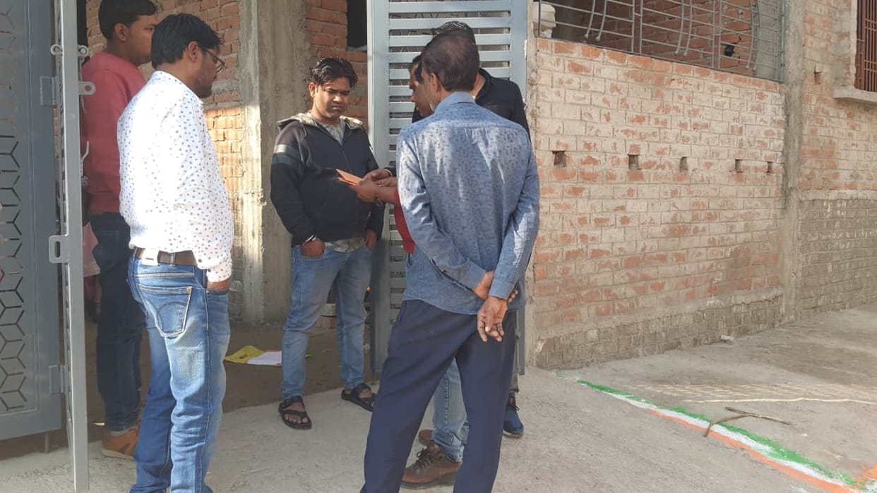 Vaishali Crime: shroud was thrown into house along with death threat letter, entire family is terrified