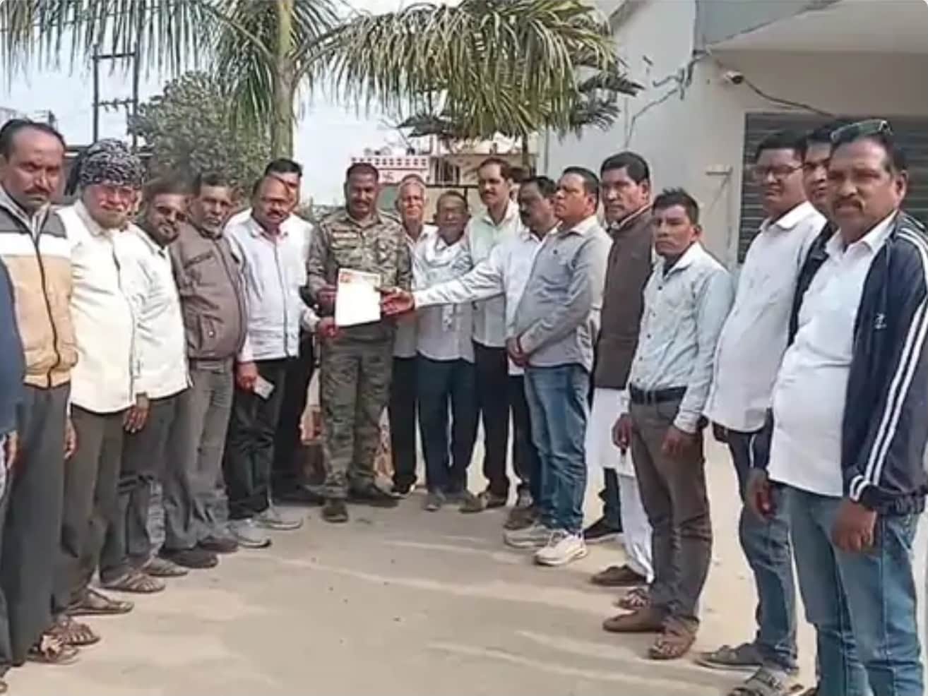 कांग्रेस ने दिया ज्ञापन